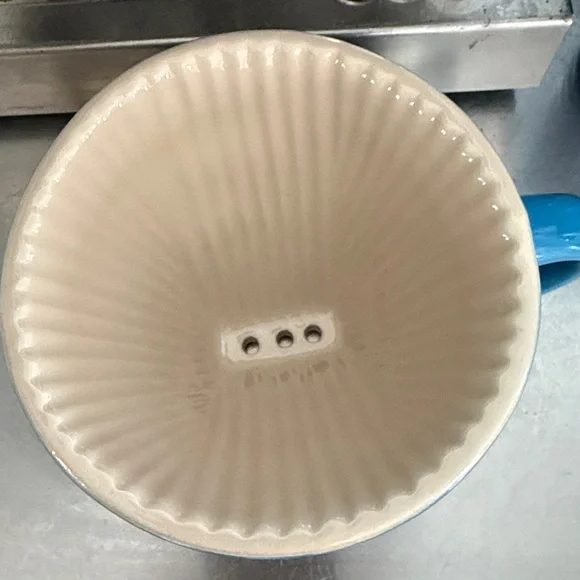 Le Creuset Pour Over Coffee and Mug Set - Picture 5 of 8